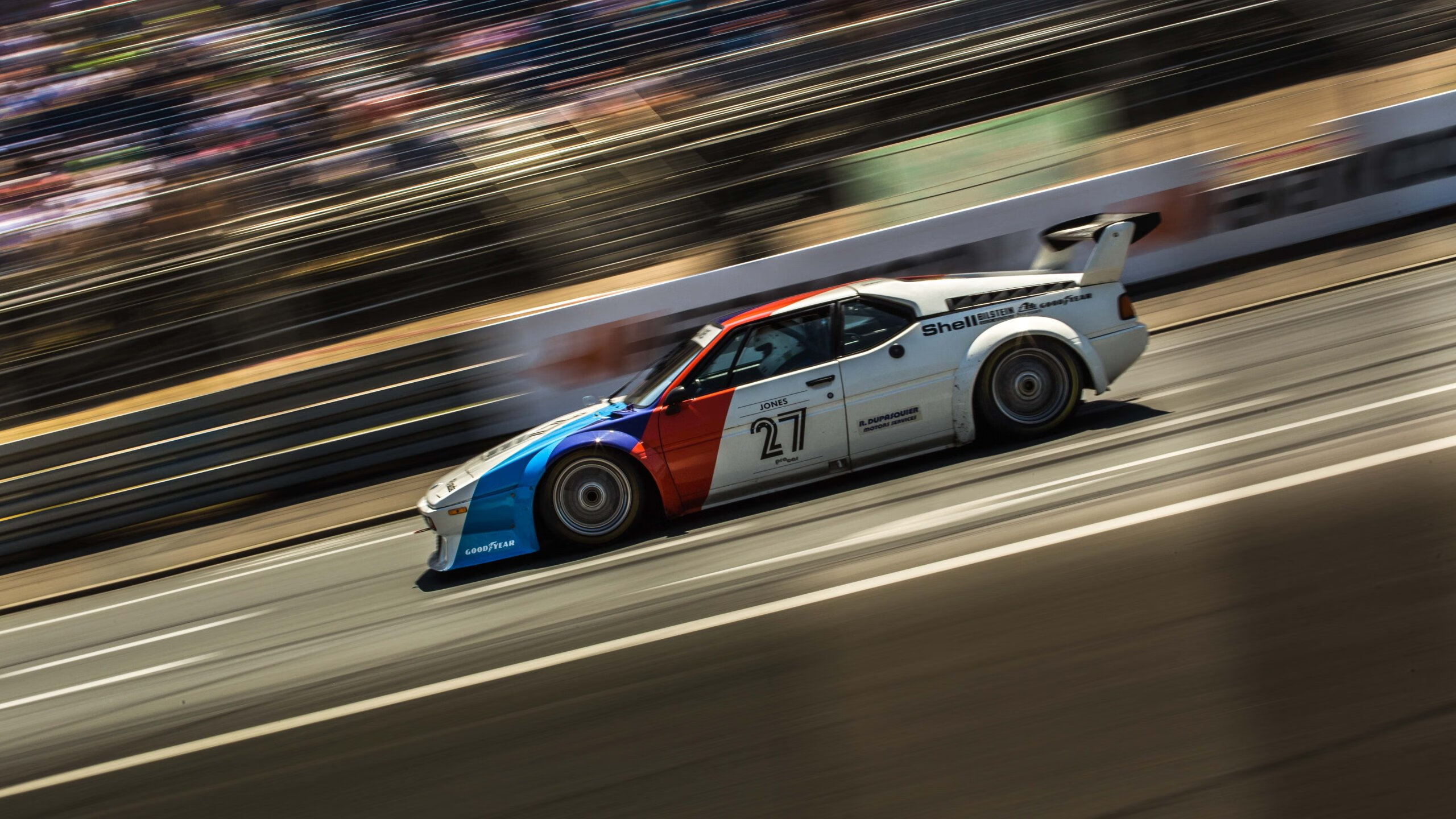 开云下载-“逆风冲刺：车手在不利条件下的逆袭奇迹”，逆风车比赛视频