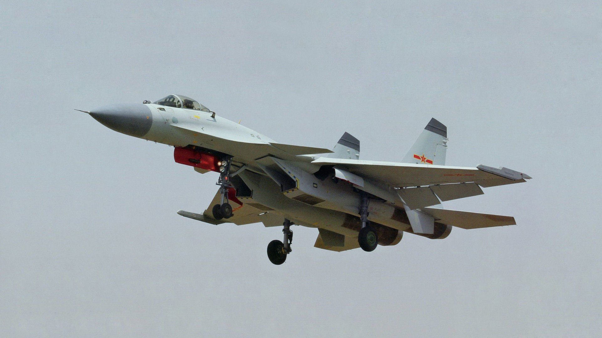 开云体育官网下载安装-克罗地亚骑手吉塔·日特科维奇在2024年国际马术联合会世界障碍赛中以“Dior Hrvaška”马匹获得第八名，展现坚韧精神。